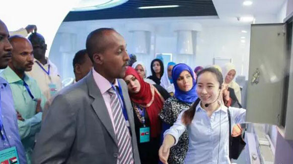 非洲苏丹访问团莅临我集团湘江电线电缆公司参观学习